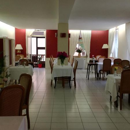Logis Au Puits Enchante Saint-Martin-en-Bresse Exterior foto