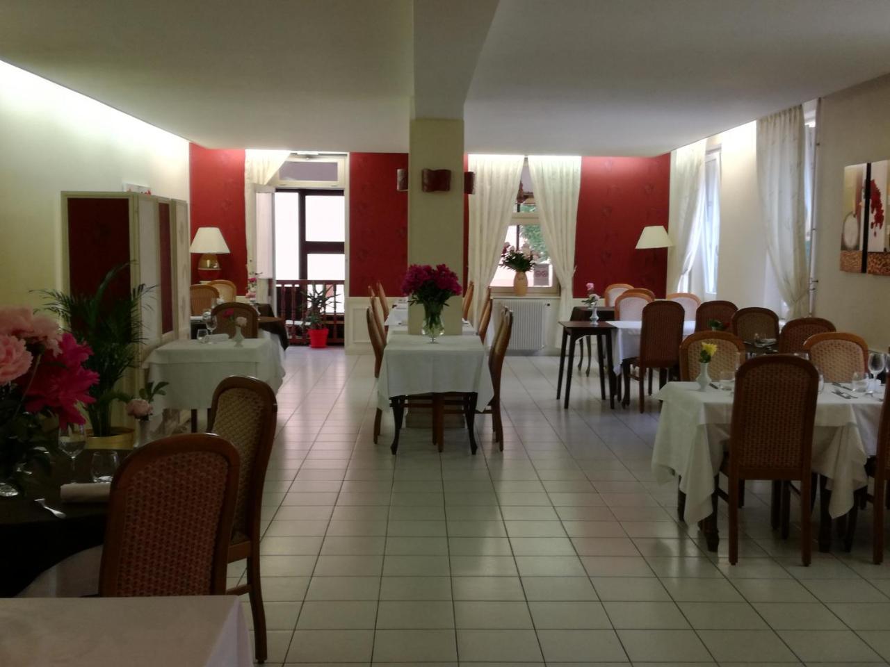 Logis Au Puits Enchante Saint-Martin-en-Bresse Exterior foto